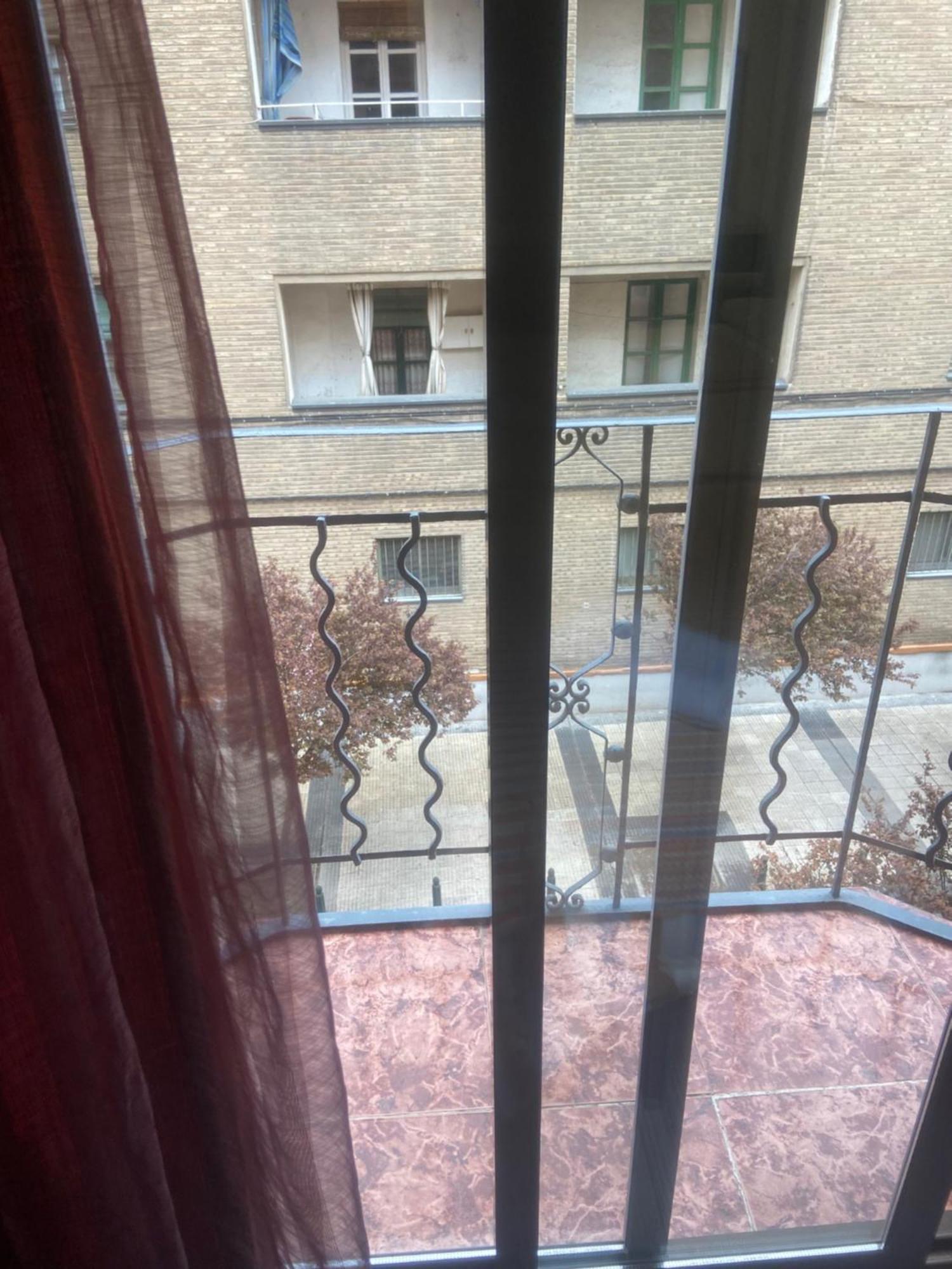 Habitaciones Familiares Con Bano Privado Lf - Sin Ascensor Zaragoza Eksteriør billede
