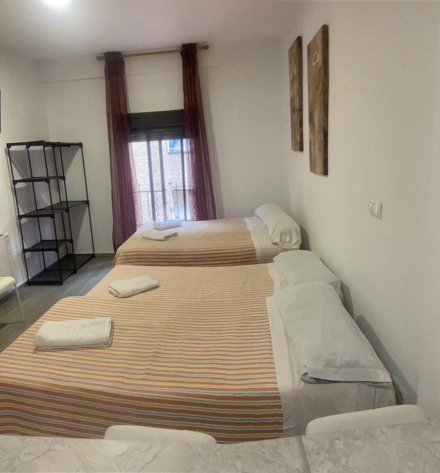 Habitaciones Familiares Con Bano Privado Lf - Sin Ascensor Zaragoza Eksteriør billede
